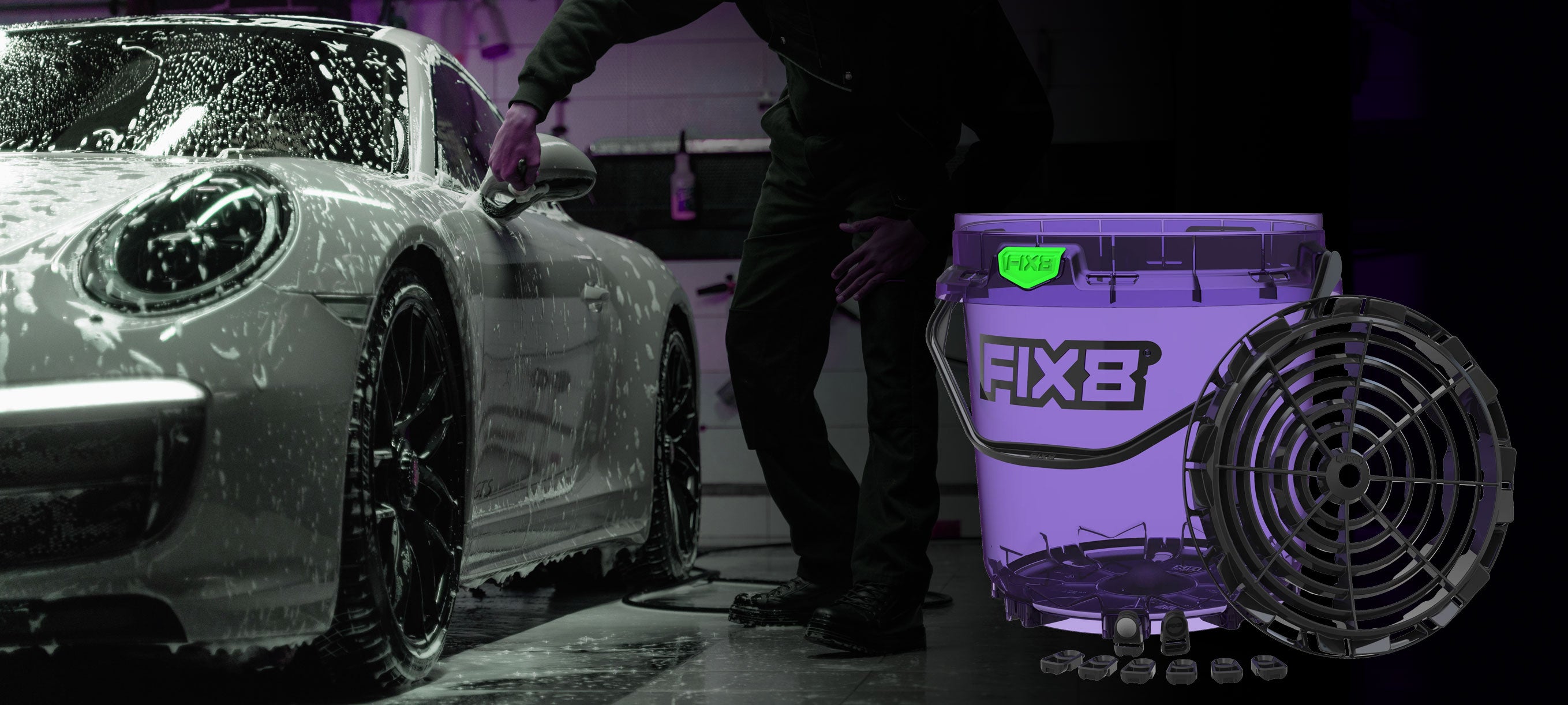 Car wash bucket with grit guard